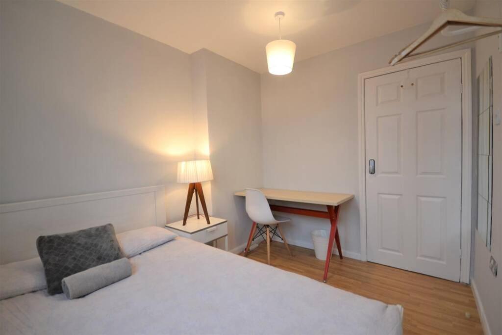 Stylish Budget 4 Bedroom Flat In Brick Lane 伦敦 外观 照片